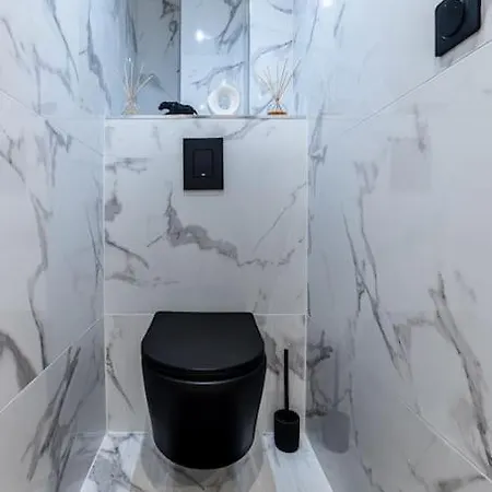 Luxury Eiffel Tower Apartment Paris