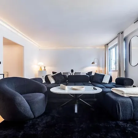 Luxury Eiffel Tower