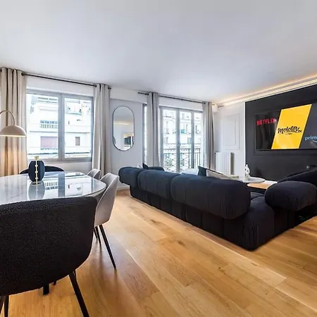 Luxury Eiffel Tower Appartement *